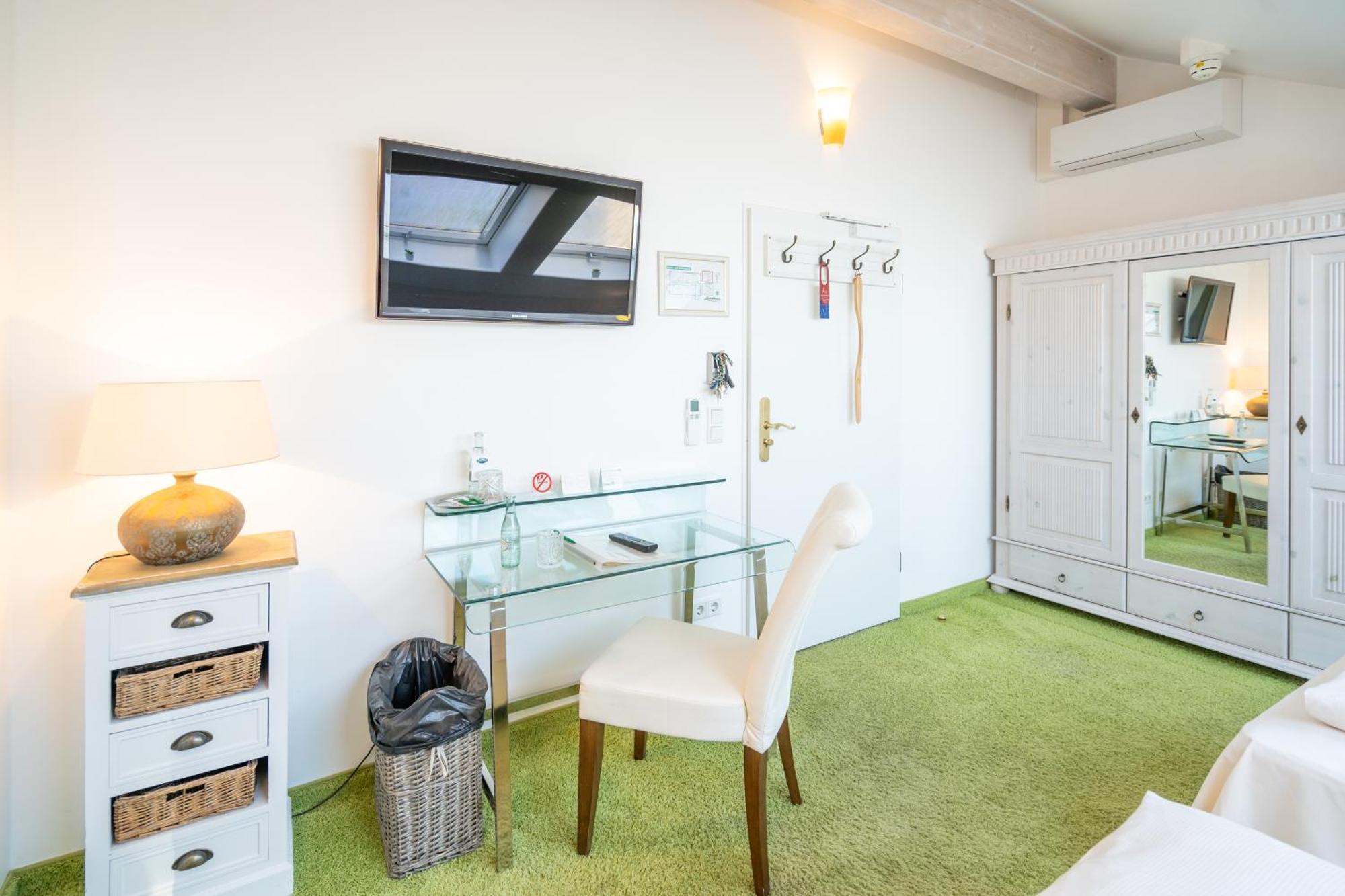 Landhaus Hotel Wolfratshausen Zewnętrze zdjęcie