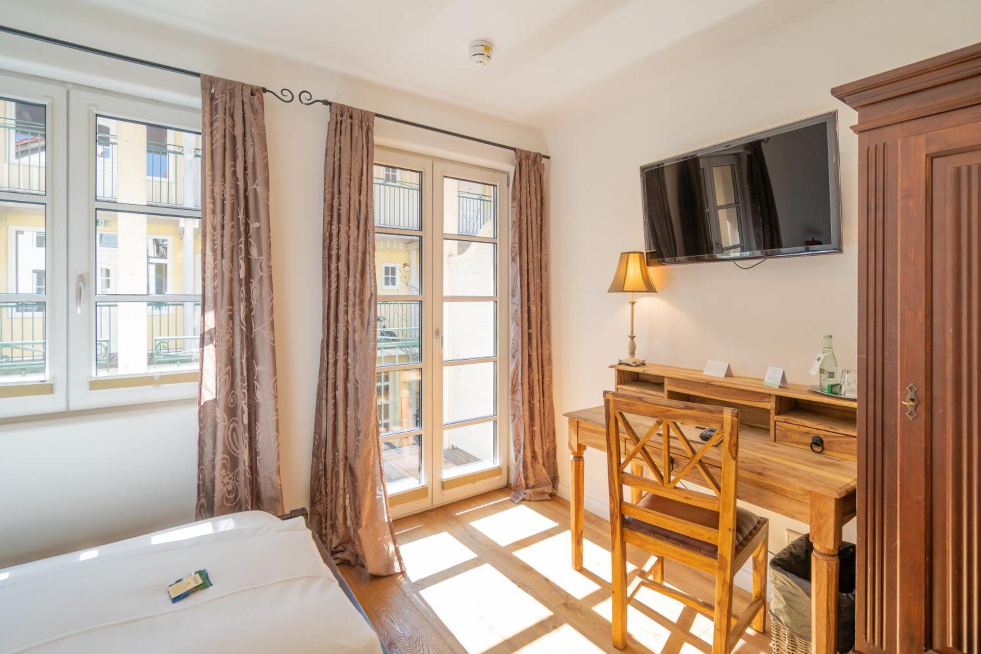 Landhaus Hotel Wolfratshausen Zewnętrze zdjęcie