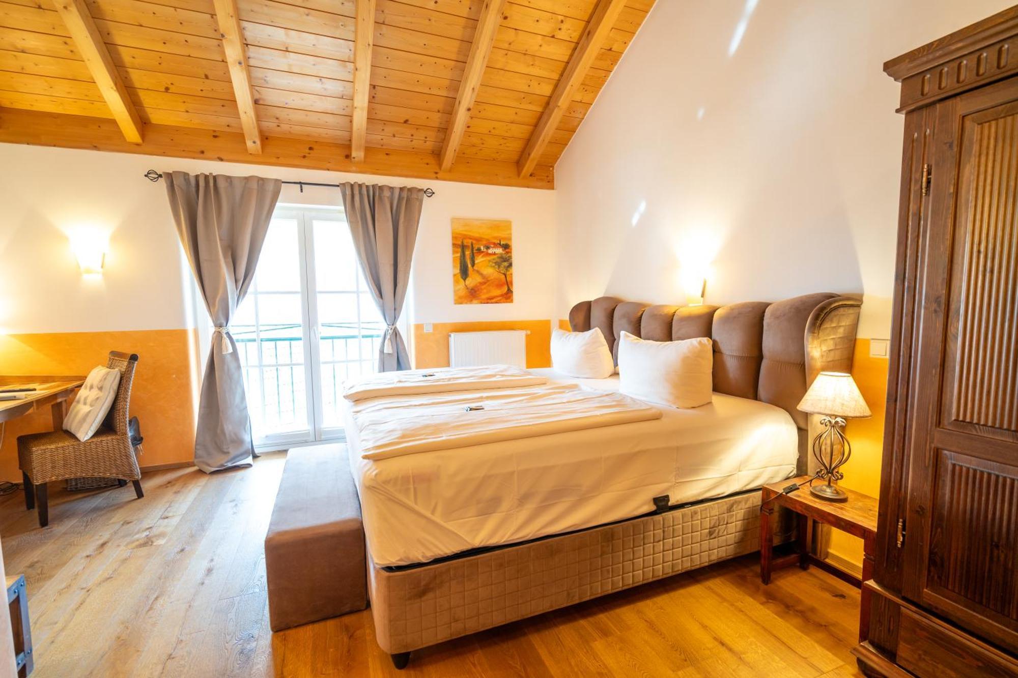 Landhaus Hotel Wolfratshausen Zewnętrze zdjęcie