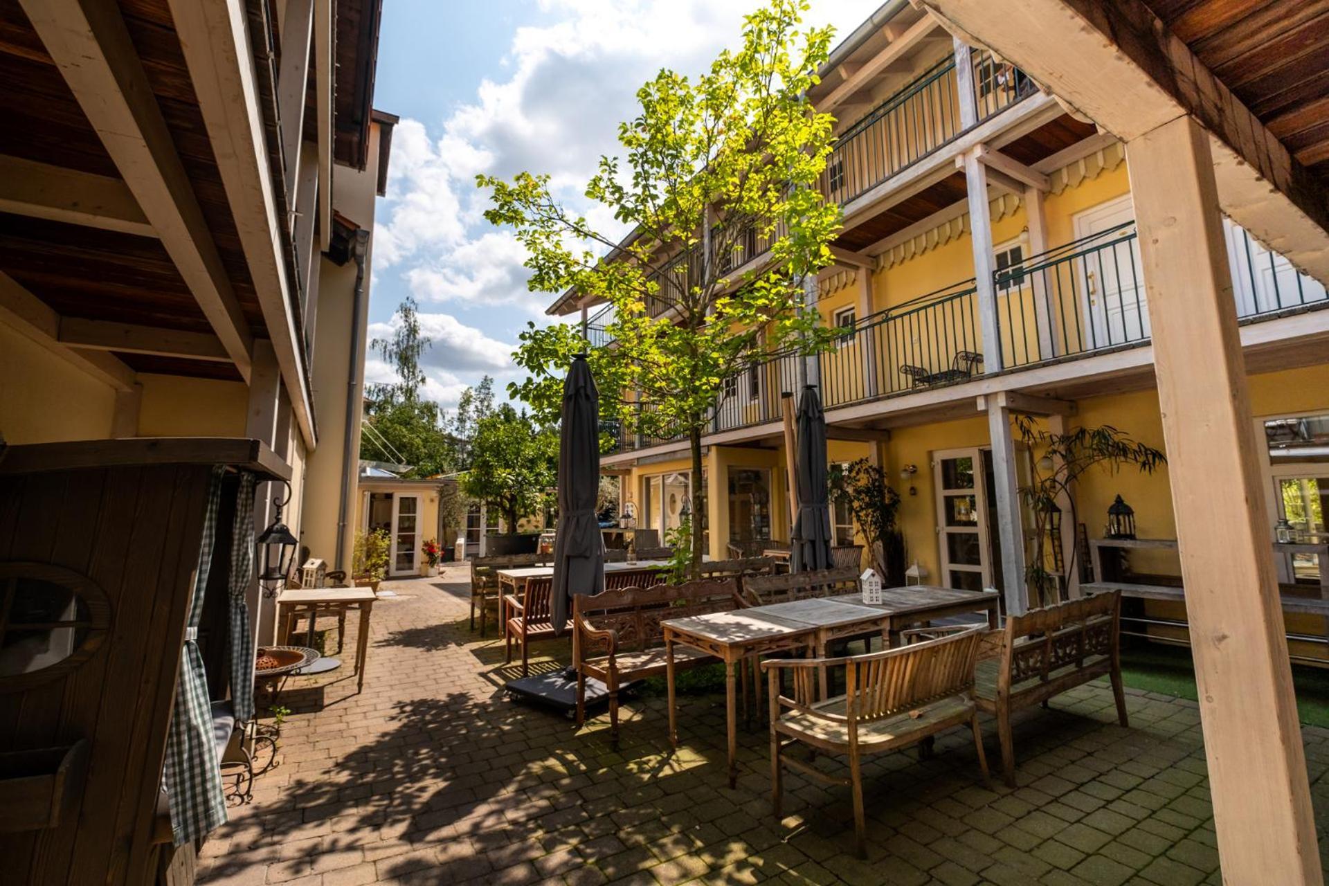 Landhaus Hotel Wolfratshausen Zewnętrze zdjęcie